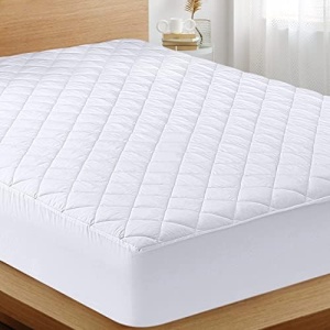 Utopia Bedding Quilted Fitted Mattress Pad - Mattress Cover Stretches up to 16